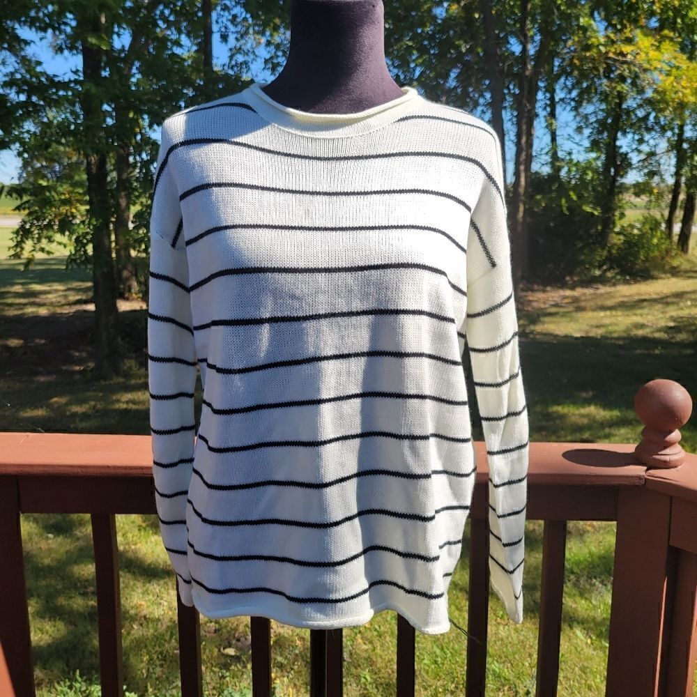 Women's White Black Striped Crewneck Pullover Women's Sweater Size M